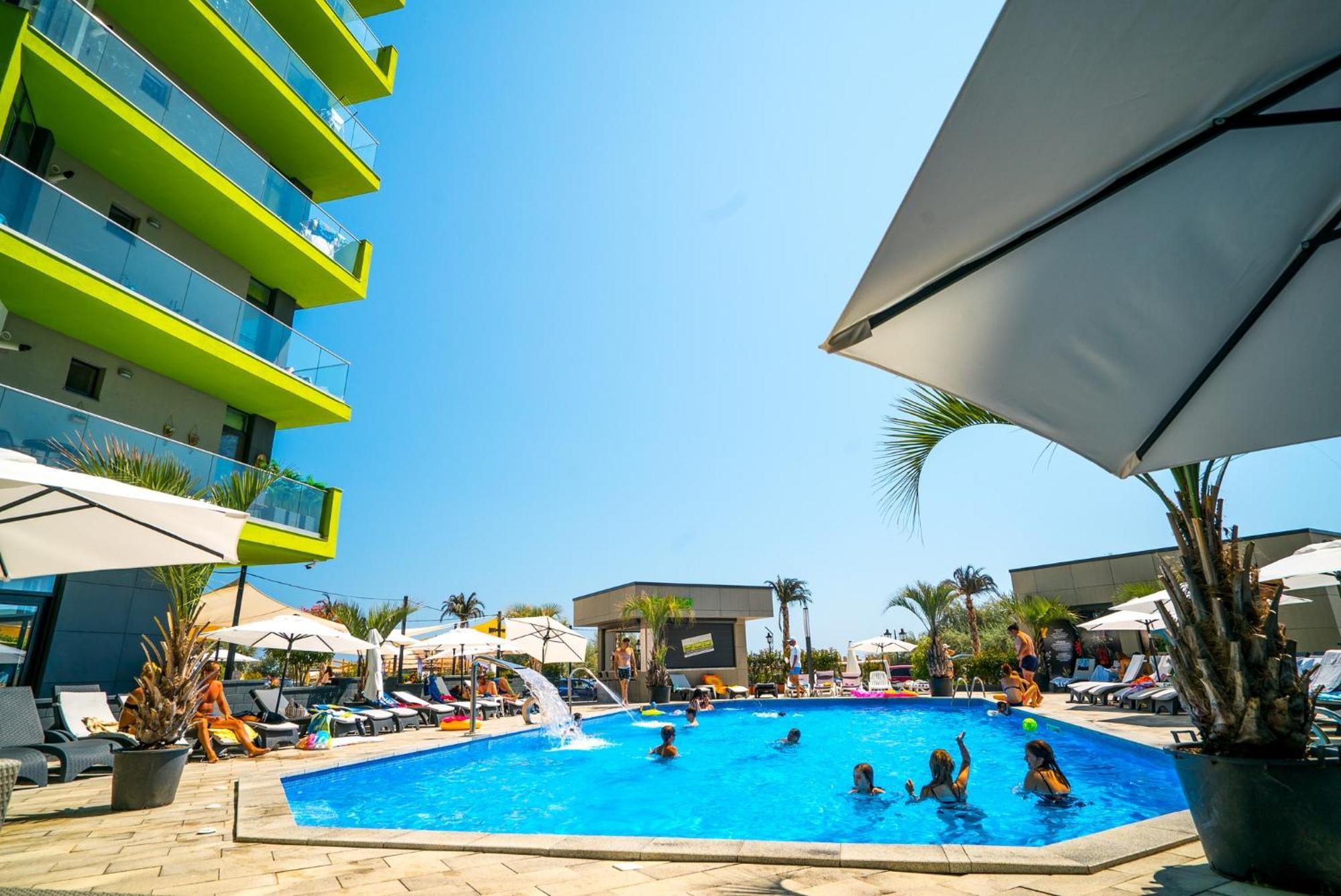 Eka Studio - Pool & Spa Beach Resort Năvodari Exterior foto